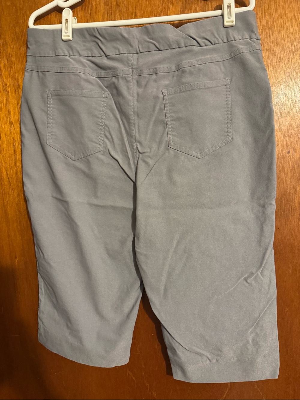 Southern Lady Gray Stretch Capris - Picture 4 of 8
